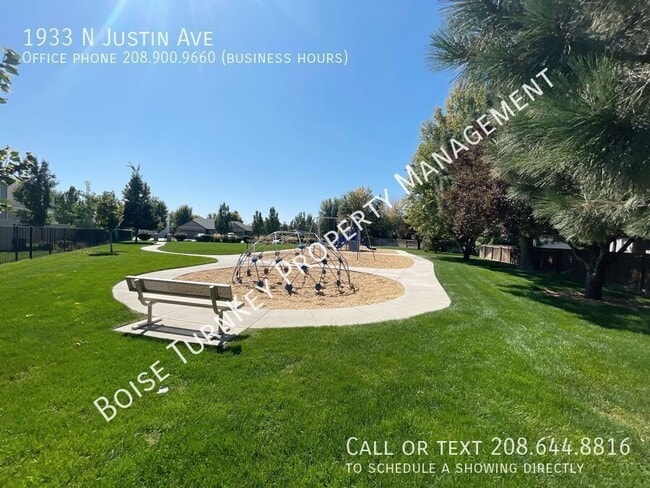 Building Photo - 1933 N Justin Ave