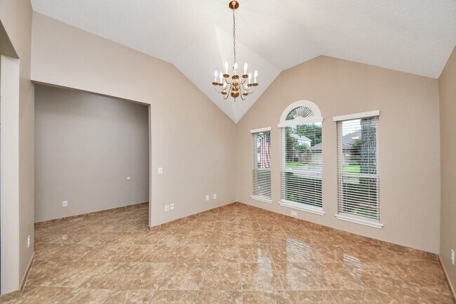 Building Photo - 3003 Silver Spur Dr