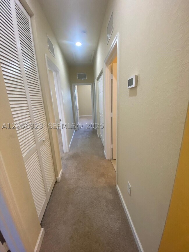 Building Photo - 9438 SW 171st Ct