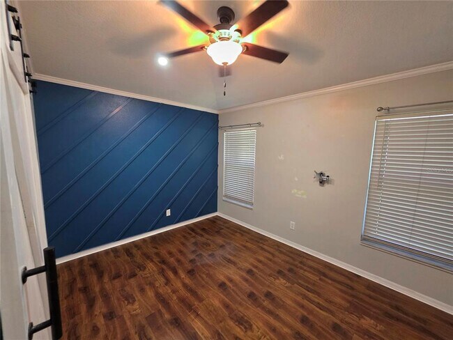 Building Photo - 806 Lesa Glen Pl