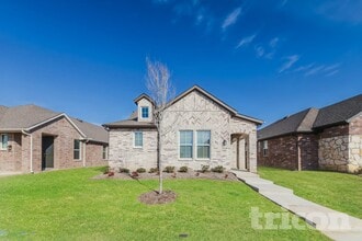 Building Photo - 2540 Finch Holw Dr