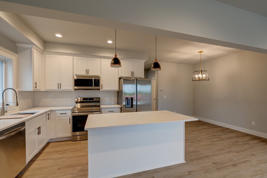 Building Photo - 137 Prairie Heights Dr
