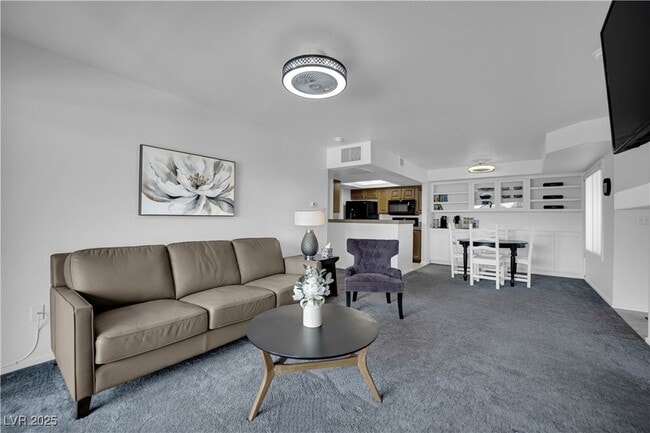 Building Photo - 1909 Mountain Hills Ct