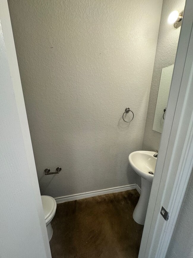 Building Photo - Ready For Move-In! Elegant 3BR 2.5 Bath To...
