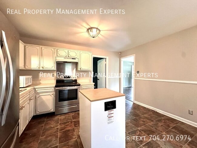 Building Photo - 4320 Woodgreen Terrace