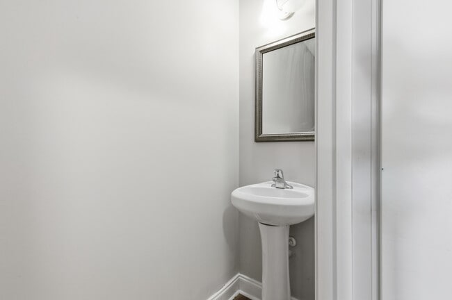 Building Photo - 240 Canyon Oak Loop