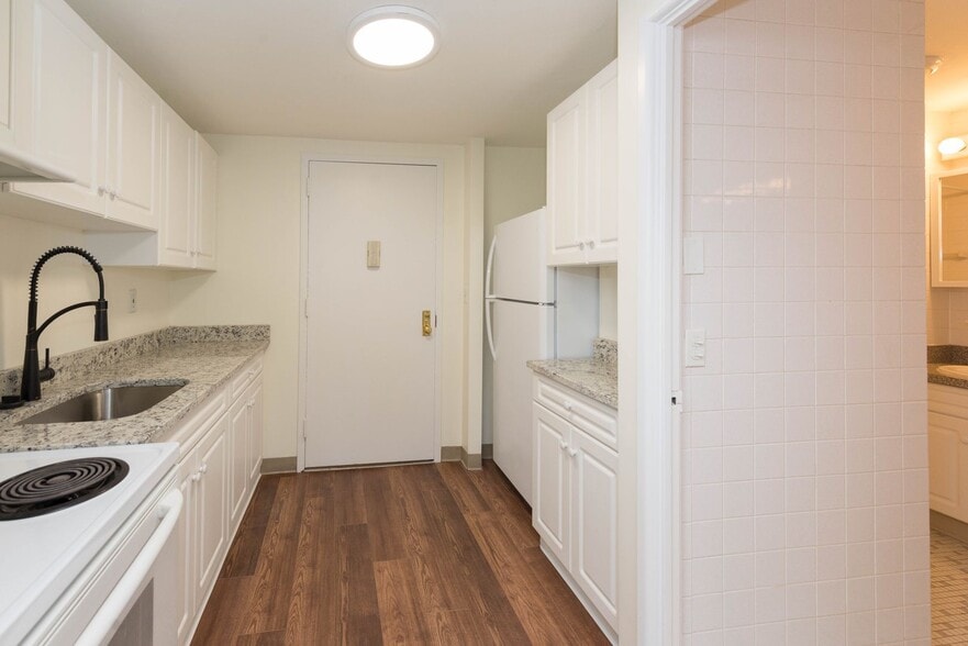 Interior Photo - Lakewood Apartments