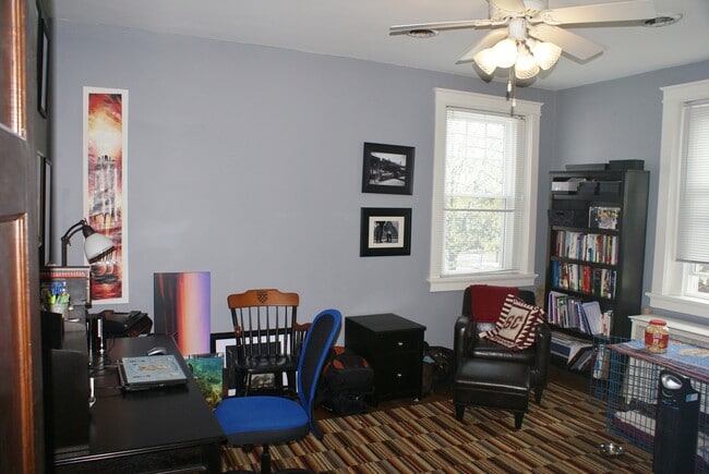 Building Photo - Fantastic Four Bedroom Home in Museum Dist...