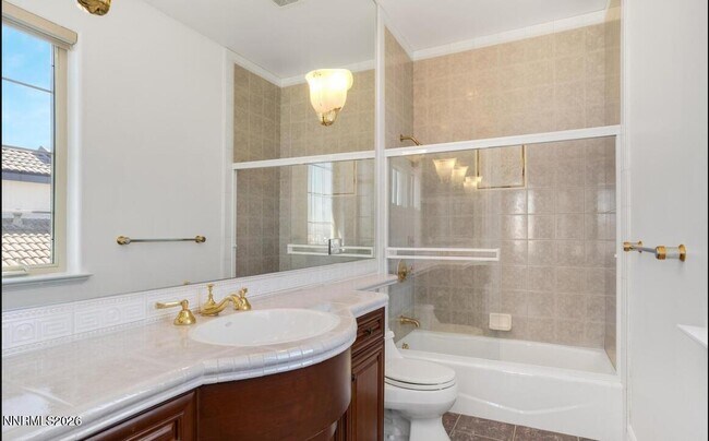 Building Photo - 4690 Aberfeldy Rd