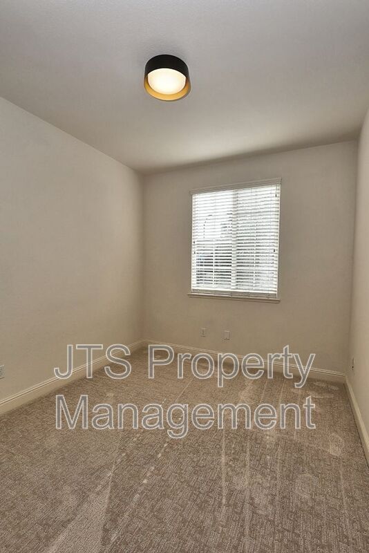 Building Photo - 3403 Oselot Way