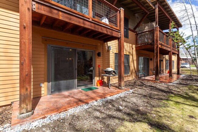 Building Photo - 2740 Shadowmoon Ln