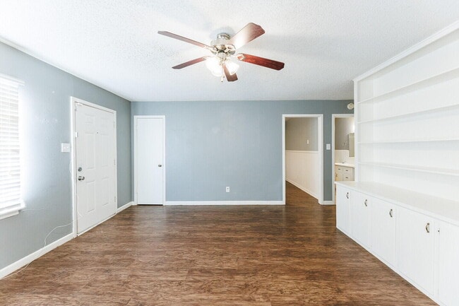 Building Photo - 5426 25th St