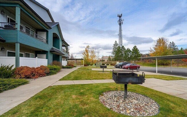 Building Photo - Beautiful Second-Floor Condo in Promenade Post Falls