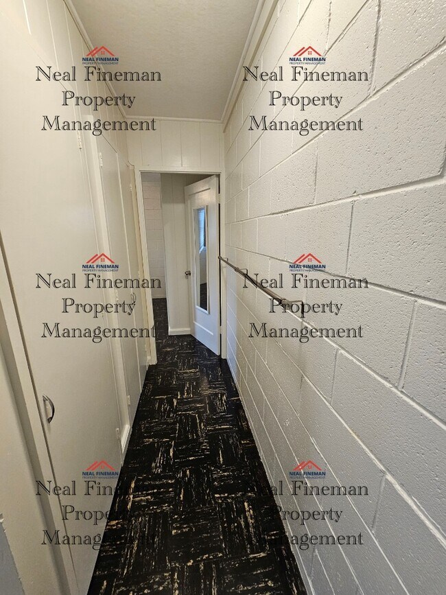 Building Photo - NO PARKING. Rented as shown. 1 Bed 1 Bath Apartment. Month to Month lease. Water and Sewer includ...