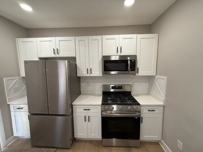 Building Photo - 1378-1380 Hamlet (Park)