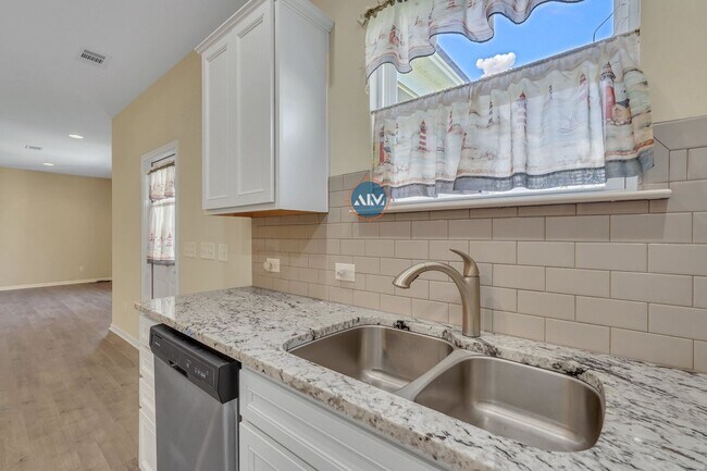 Building Photo - Beautiful Home in Seagrass Station