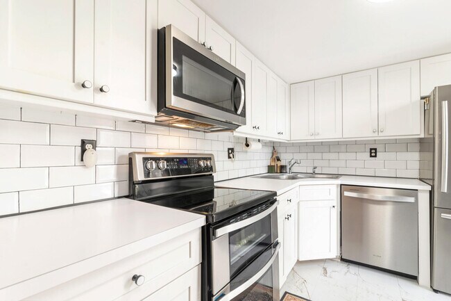 Building Photo - 1200 S Flagler Dr