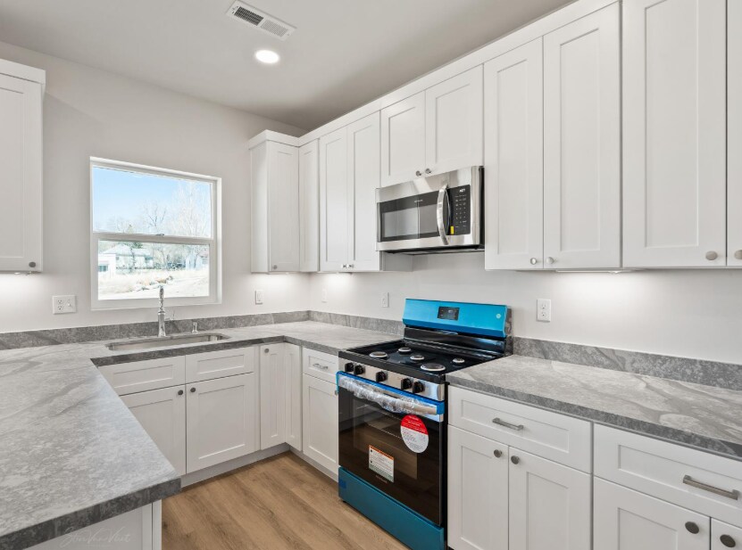 Kitchen - 1164 Jasper Loop