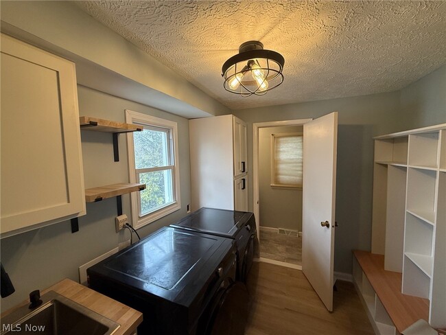 Building Photo - 2021 Aldersgate Dr