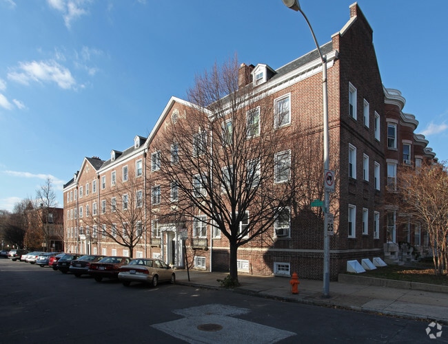 Primary Photo - Moon Palace