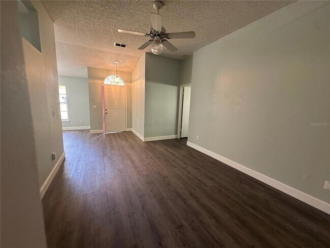 Building Photo - 10941 Mill Pond Way