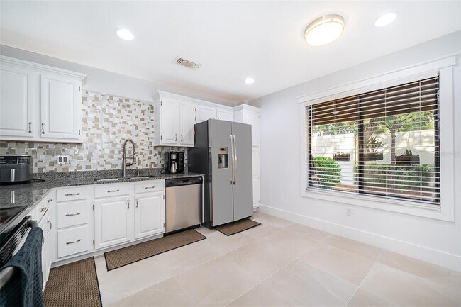 Building Photo - 200 Egret Ct