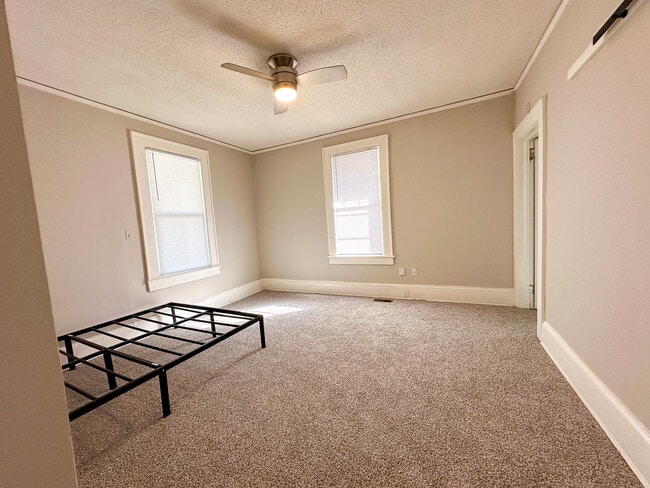 Building Photo - 3410 Kalynne St