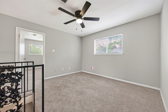 Building Photo - 5414 Spanish Oak Dr