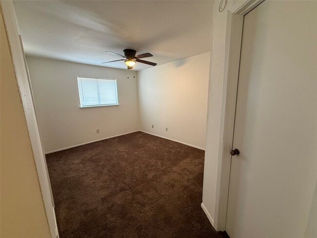 Building Photo - 8050 Sands Point Dr