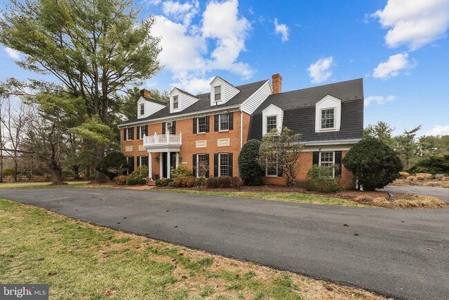 Building Photo - 10605 River Oaks Ln