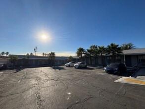 Building Photo - Gorgeous Studio w/ All Utilities Included located in Downtown Las Vegas! Move In Special