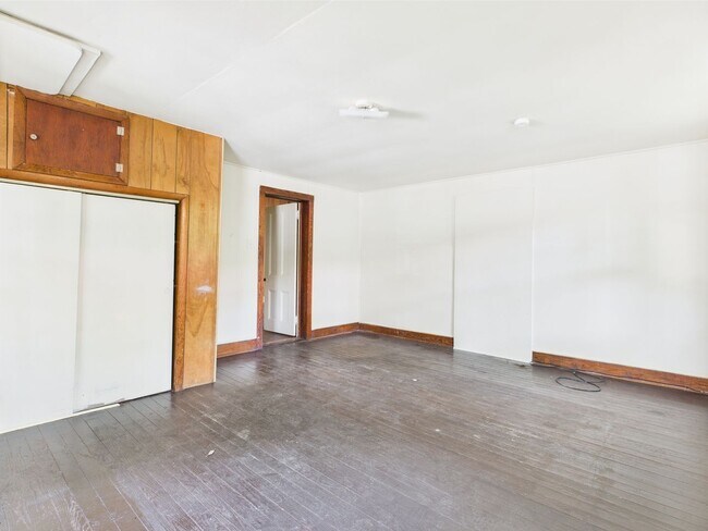 Building Photo - 709 High St