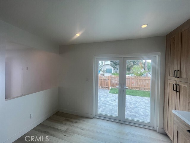 Building Photo - 134 Avenida Florencia