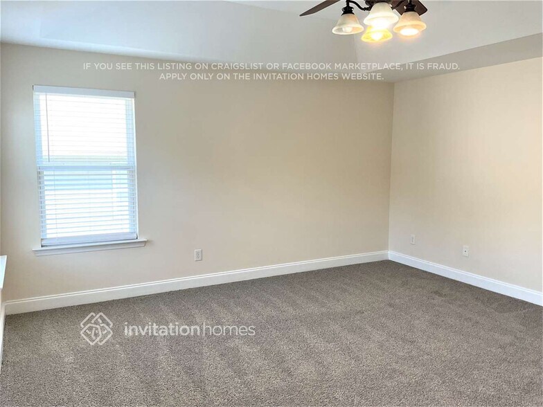 Building Photo - 2415 Harwood Hills Ln