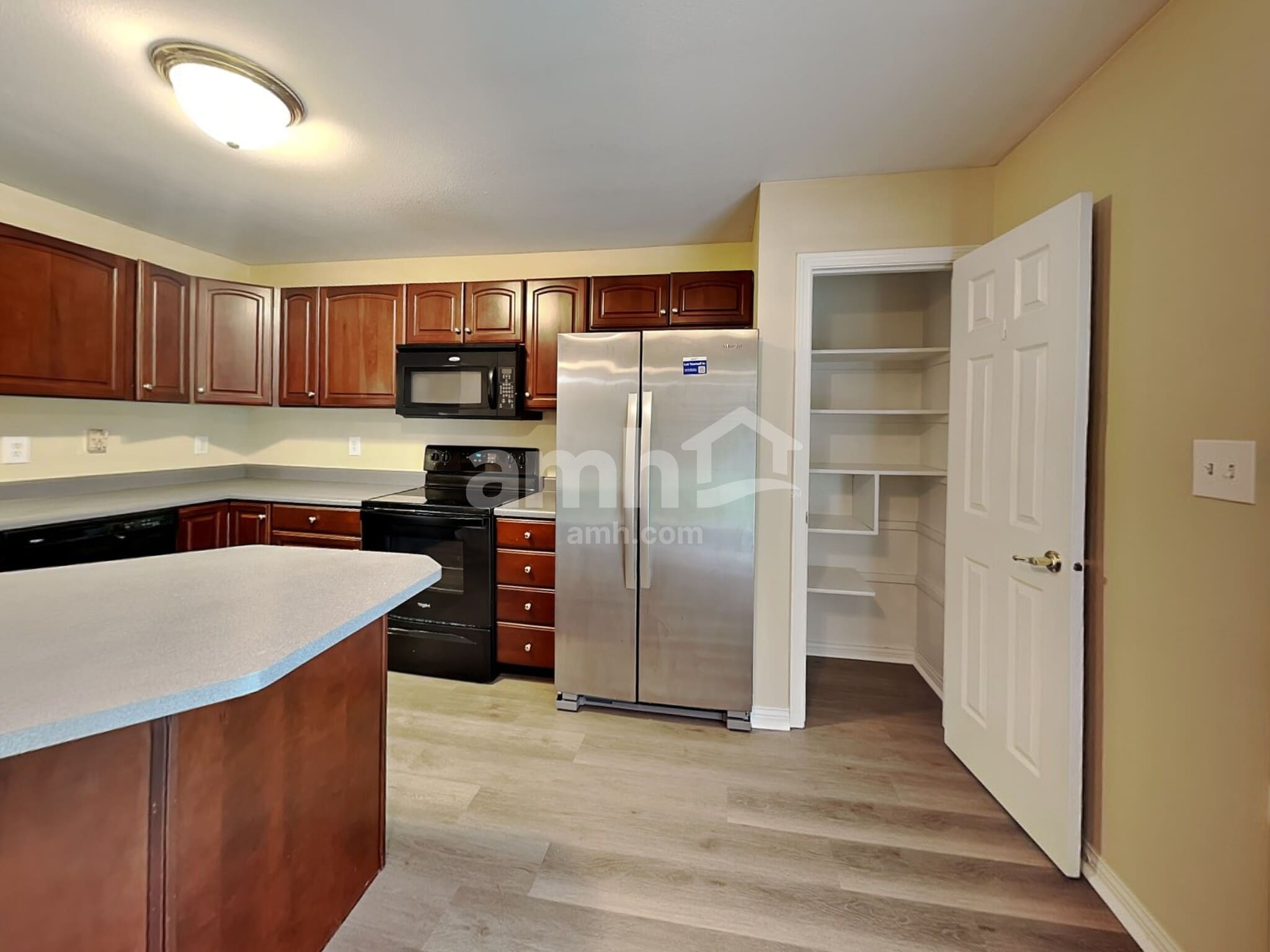 Building Photo - 8016 Lawrence Woods Ct