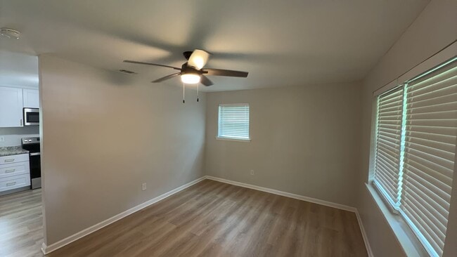 Building Photo - 39 Edgeview Heights Rd