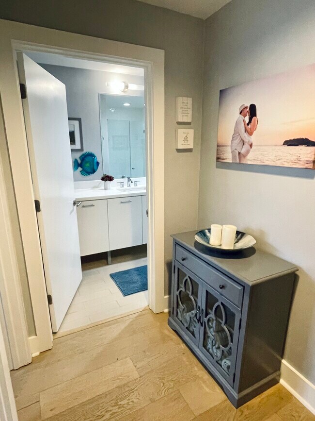 Hallway to Main Bathroom - 603 Davis St