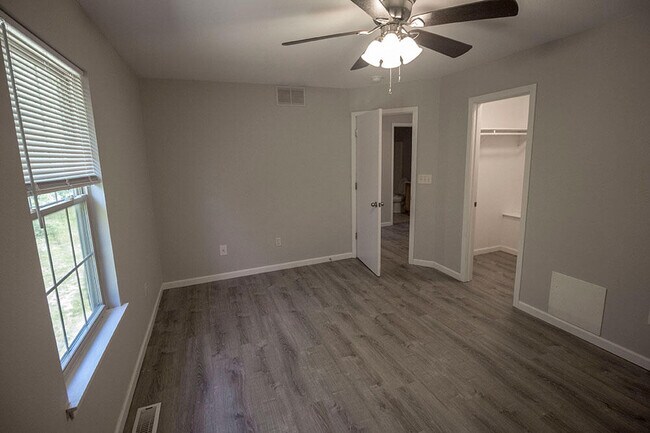 Building Photo - 1405 Greensboro Dr