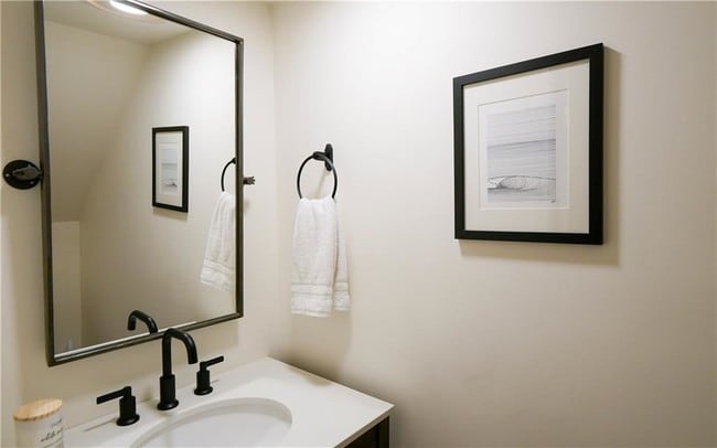 Building Photo - 45 1/2 2nd St