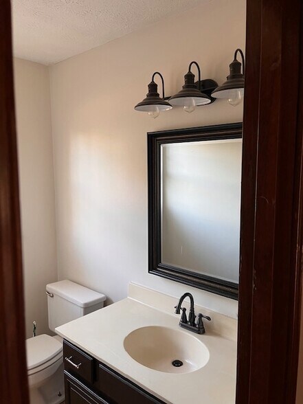 Building Photo - 175 Heritage Farm Ln