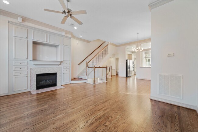 Building Photo - 1515 Hyde Park Blvd