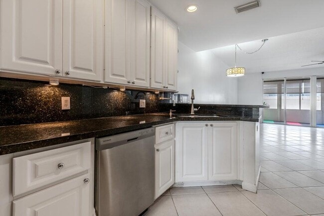 Building Photo - 2151 Tigris Dr