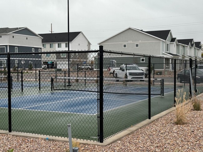 Building Photo - Brand New Townhome in Saratoga Springs