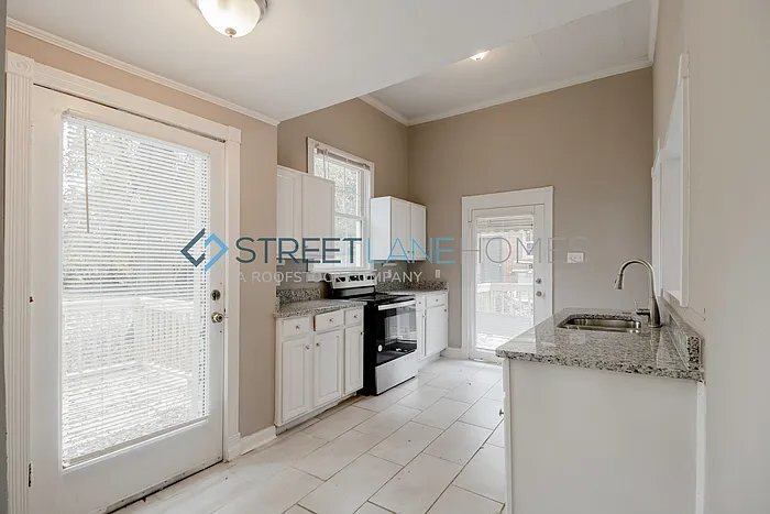 Building Photo - 2566 English Ave