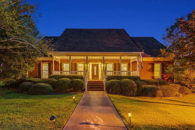 Building Photo - 1408 Aramore Dr SE