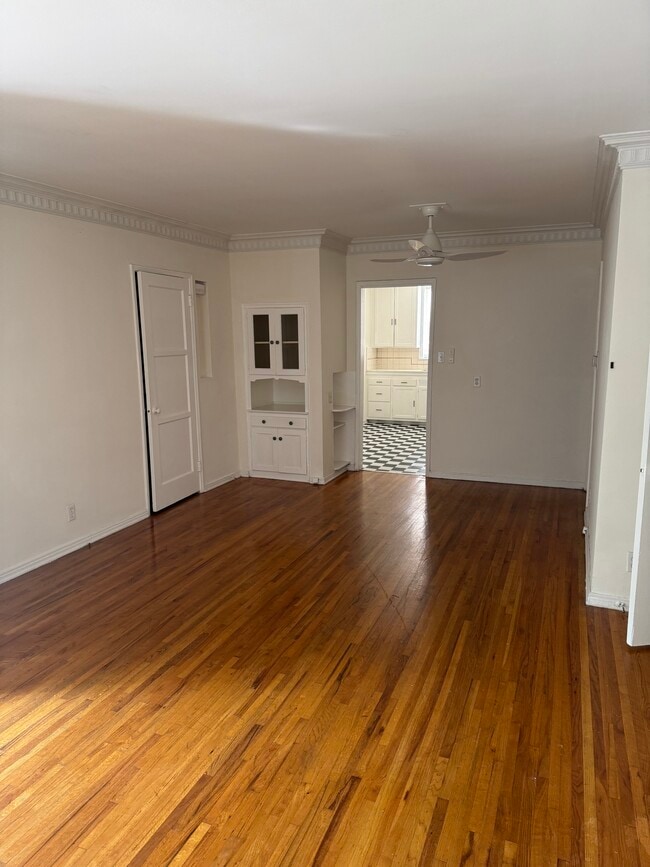 Dining area - 1532 S Beverly Dr