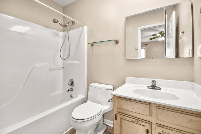 Building Photo - Ranch Home on Creek Lot!