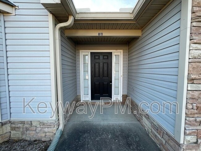 Building Photo - 811 Oshields Ct