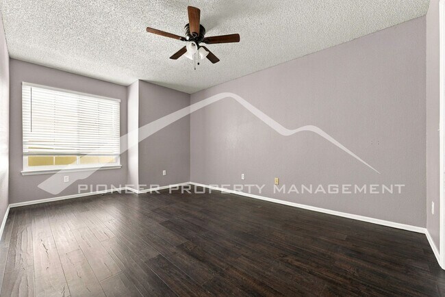Building Photo - 9603 Laredo St