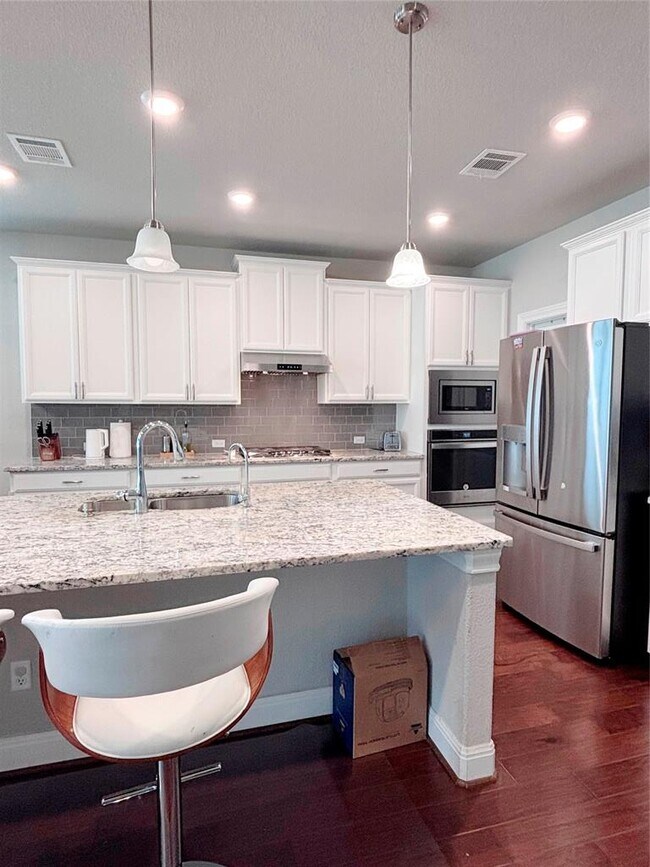 Building Photo - 5408 La Canada Wy